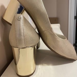 Anne Klein flex gold chunky heels size 8.5